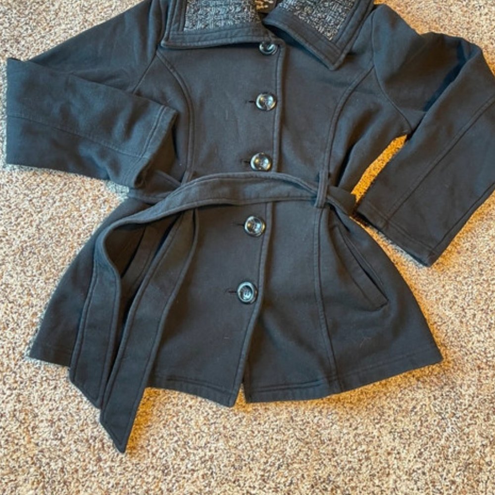 Solid black button up winter jacket, coat juniors